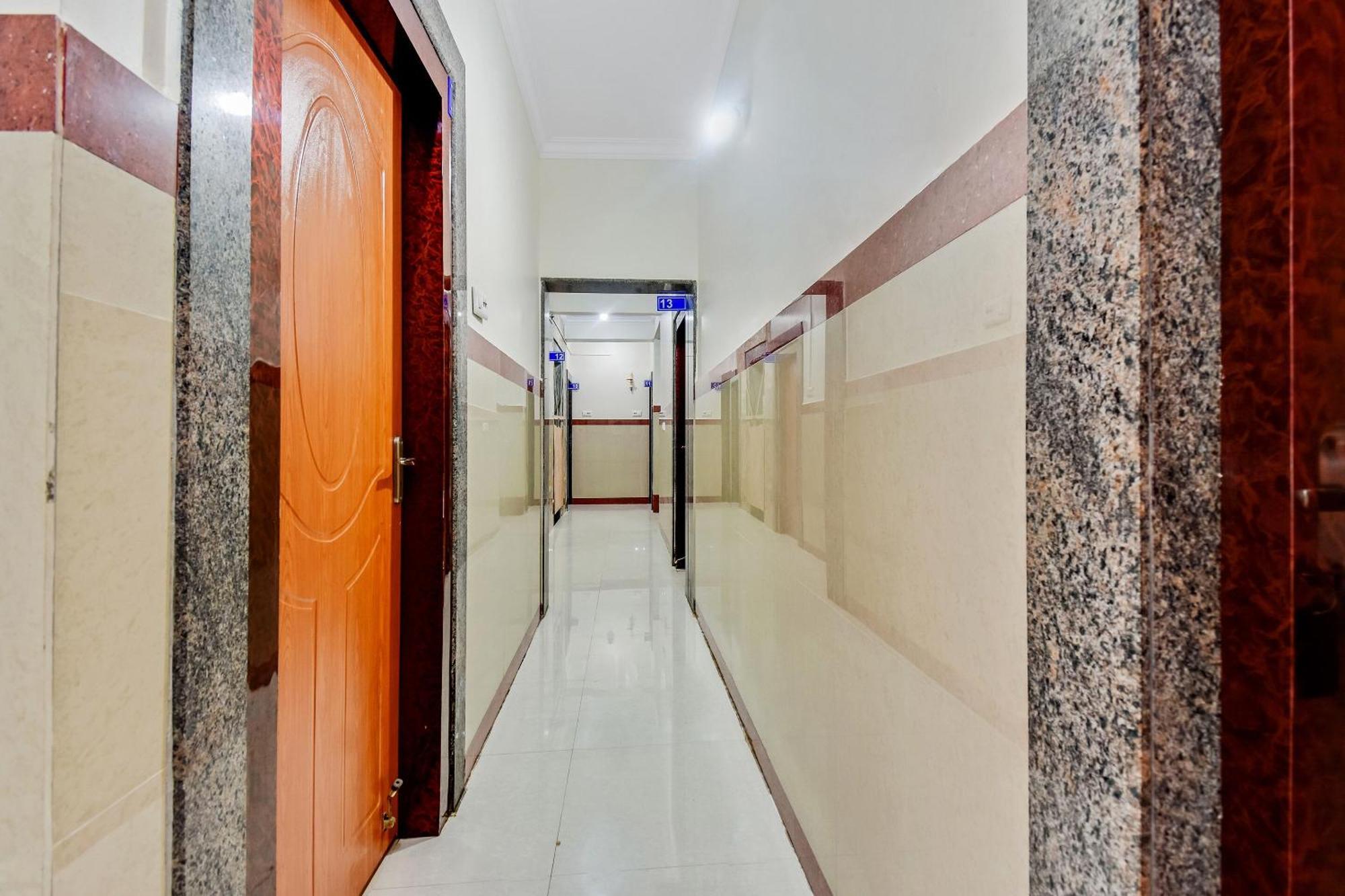 Hotel O Sri Sai Guru Comforts Yelahanka Eksteriør bilde