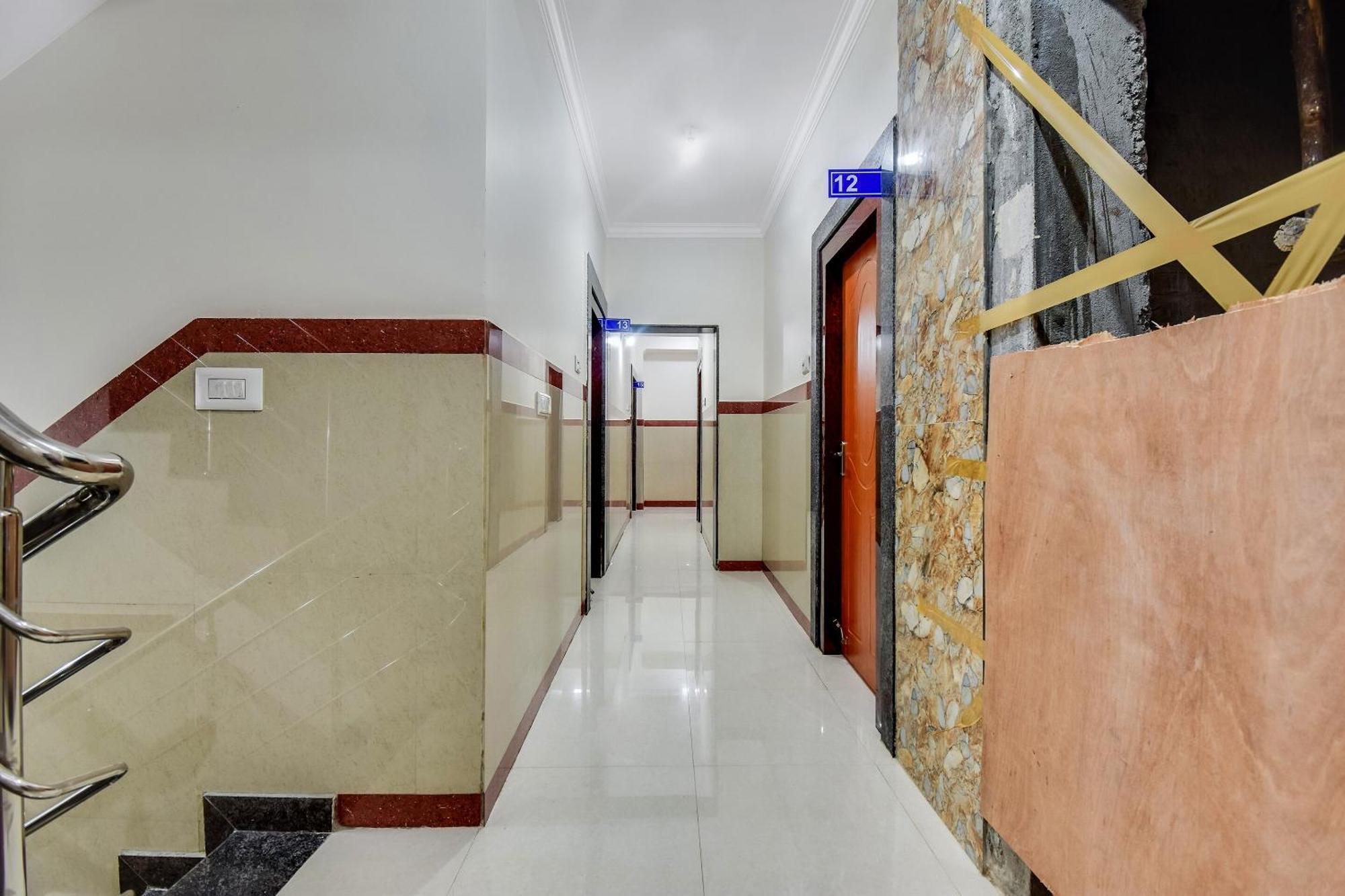 Hotel O Sri Sai Guru Comforts Yelahanka Eksteriør bilde