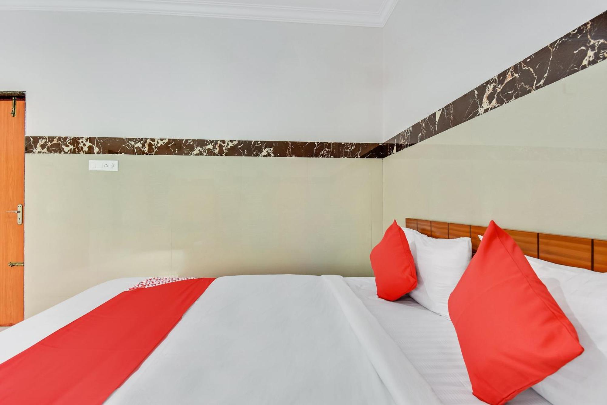 Hotel O Sri Sai Guru Comforts Yelahanka Eksteriør bilde